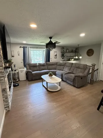 8 Kim Drive Nashua NH 03062