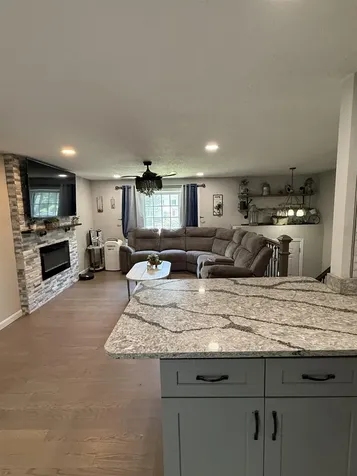 8 Kim Drive Nashua NH 03062