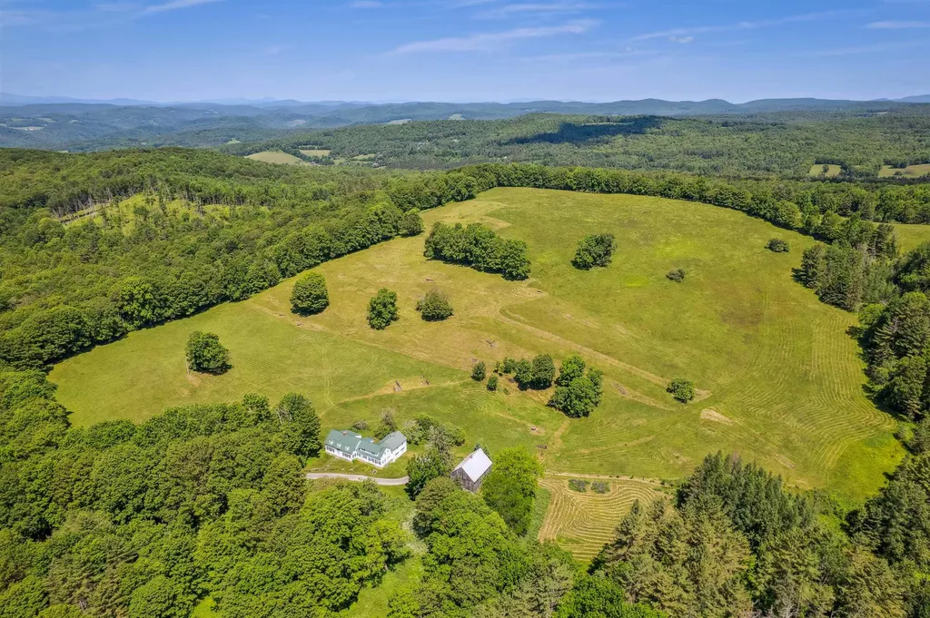 110 Burger Road Chelsea VT 05038