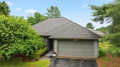 17 Larkspur Lane Hartford VT 05001