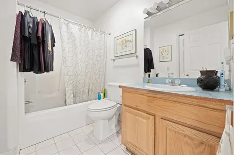 17 Larkspur Lane Hartford VT 05001