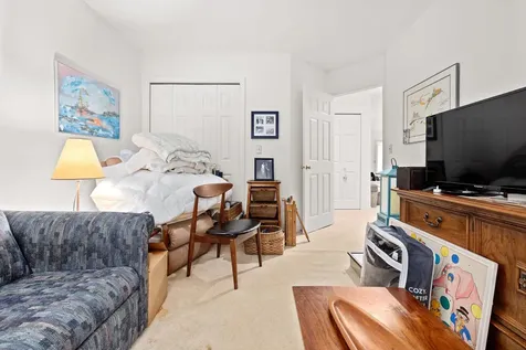 17 Larkspur Lane Hartford VT 05001