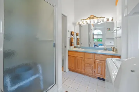 17 Larkspur Lane Hartford VT 05001