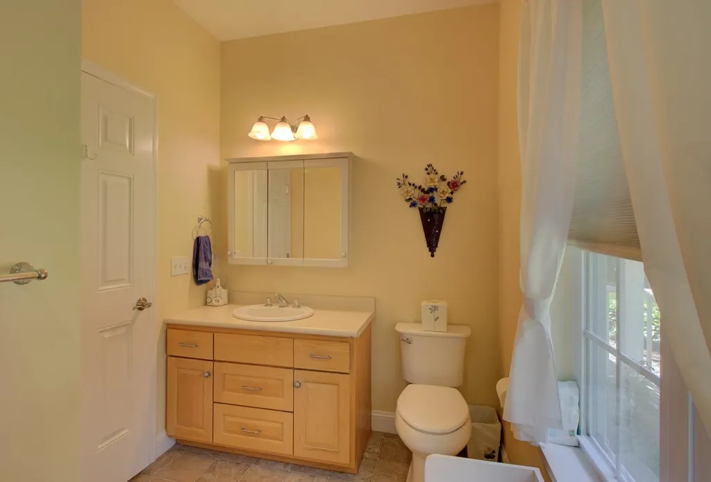 16 Macomber Point Alburgh VT 05440