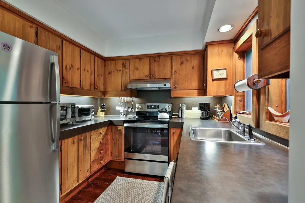 261 Hawk Spur Road Plymouth VT 05056