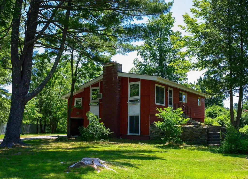 10 Riverdale Avenue Dover NH 03820