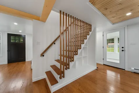 12 Breezy Knoll Hinsdale NH 03451