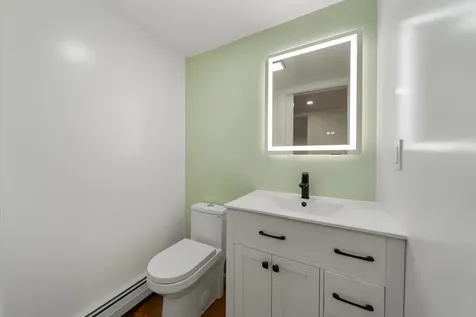 12 Breezy Knoll Hinsdale NH 03451