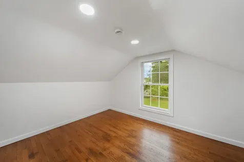 12 Breezy Knoll Hinsdale NH 03451
