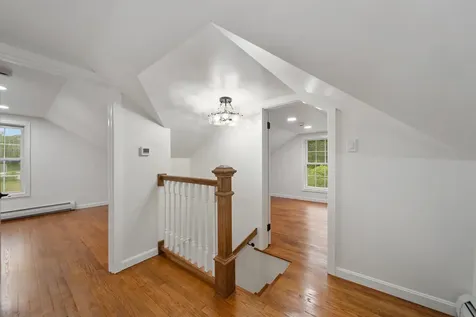 12 Breezy Knoll Hinsdale NH 03451