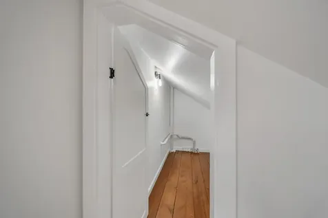 12 Breezy Knoll Hinsdale NH 03451