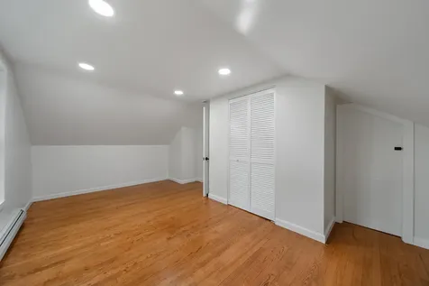 12 Breezy Knoll Hinsdale NH 03451