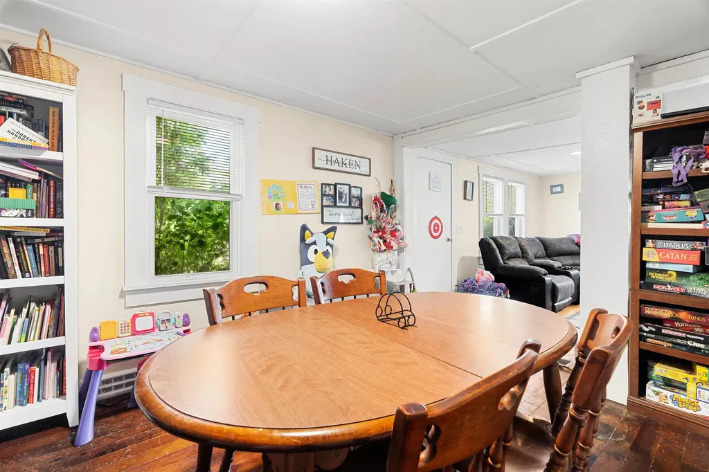 17 Lawson Avenue Franklin NH 03235
