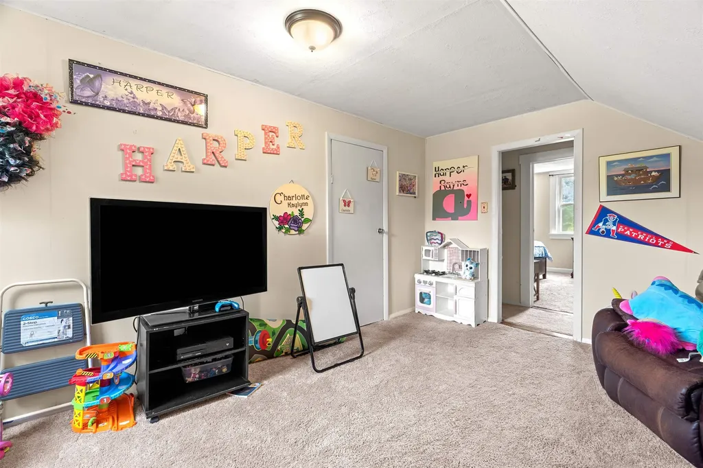 17 Lawson Avenue Franklin NH 03235