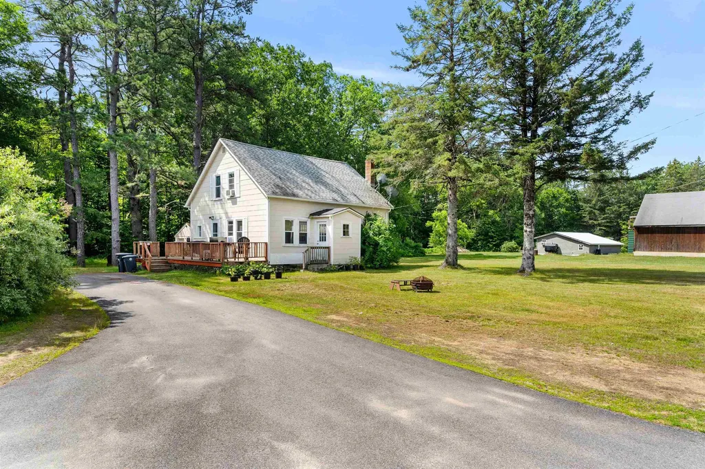 17 Lawson Avenue Franklin NH 03235
