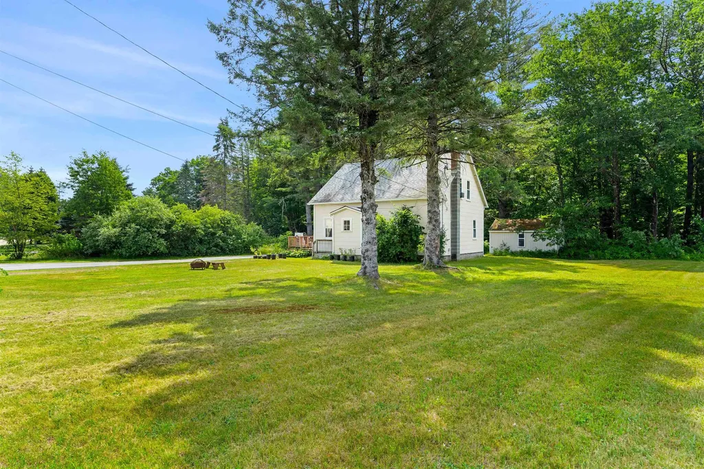 17 Lawson Avenue Franklin NH 03235