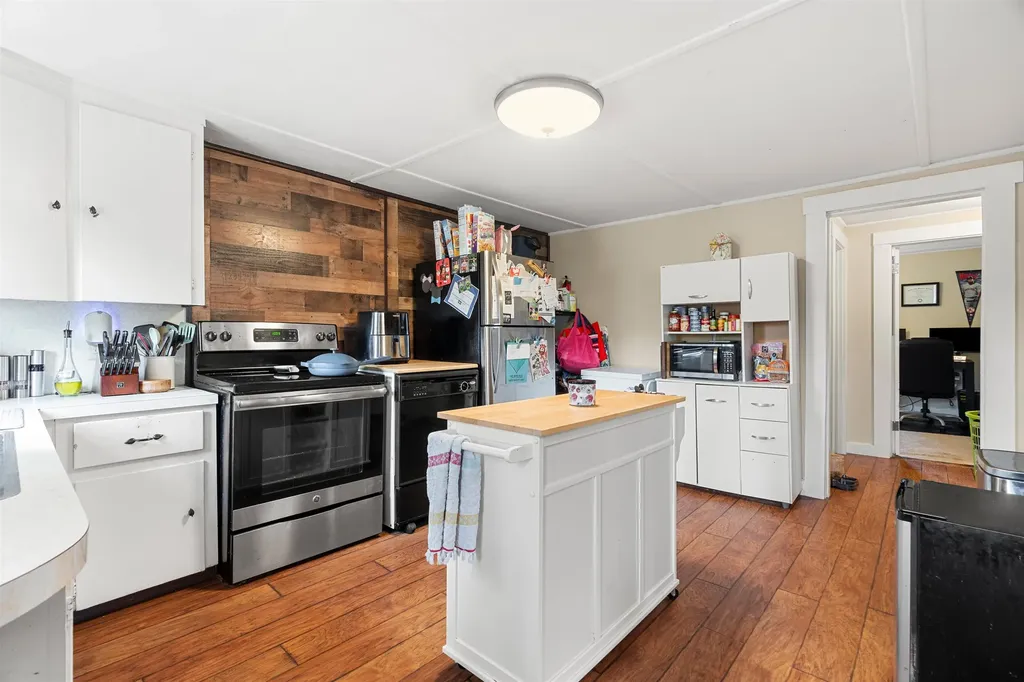 17 Lawson Avenue Franklin NH 03235