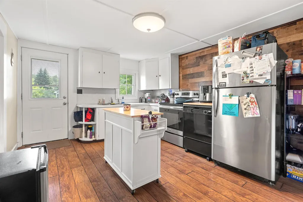 17 Lawson Avenue Franklin NH 03235