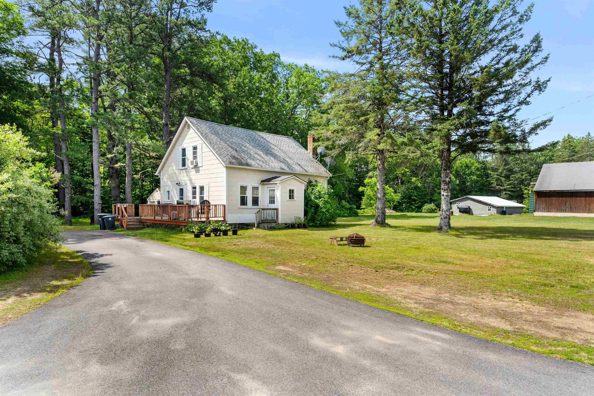 17 Lawson Avenue Franklin NH 03235