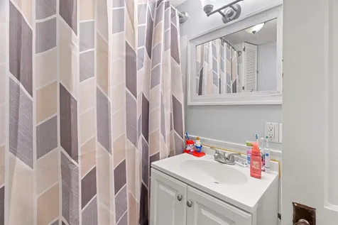 17 Lawson Avenue Franklin NH 03235