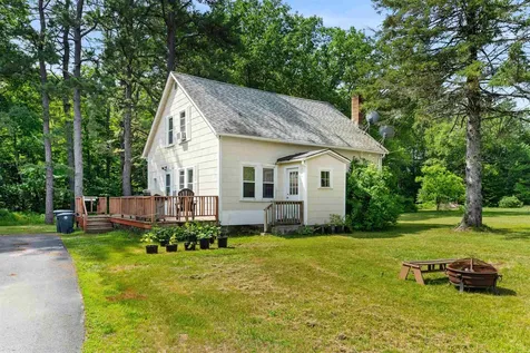17 Lawson Avenue Franklin NH 03235