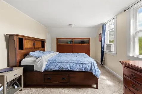 17 Lawson Avenue Franklin NH 03235