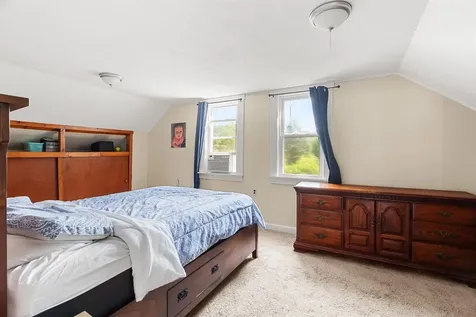 17 Lawson Avenue Franklin NH 03235