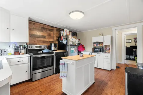 17 Lawson Avenue Franklin NH 03235