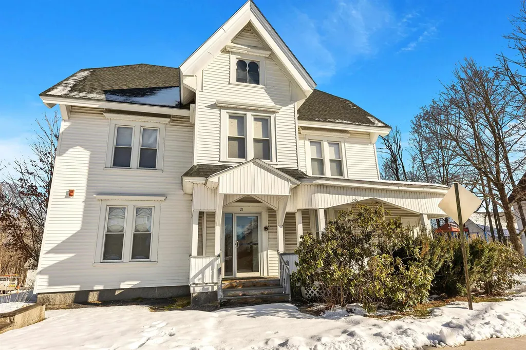 21 School Street Hillsborough NH 03244
