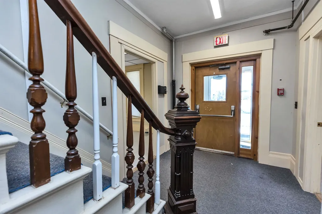 21 School Street Hillsborough NH 03244