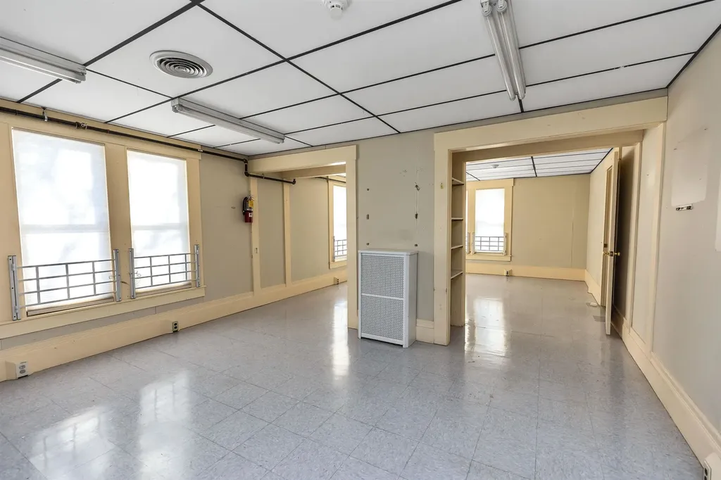 21 School Street Hillsborough NH 03244