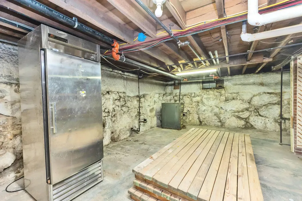 21 School Street Hillsborough NH 03244