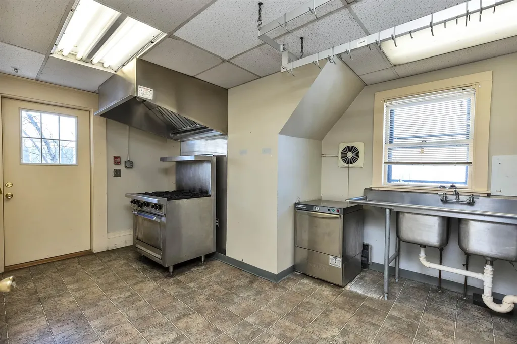 21 School Street Hillsborough NH 03244