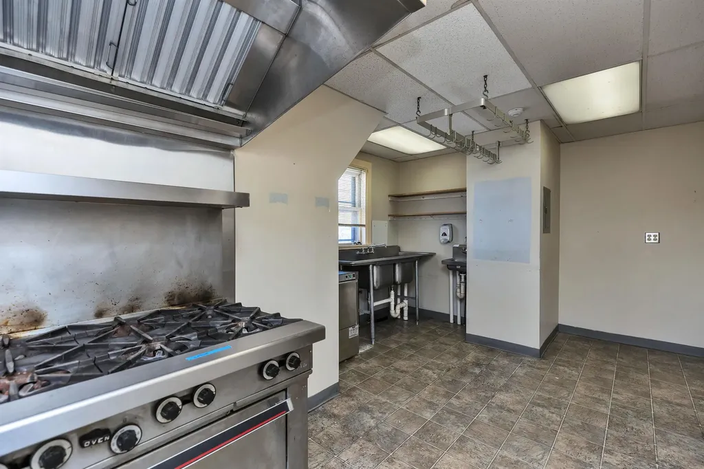 21 School Street Hillsborough NH 03244