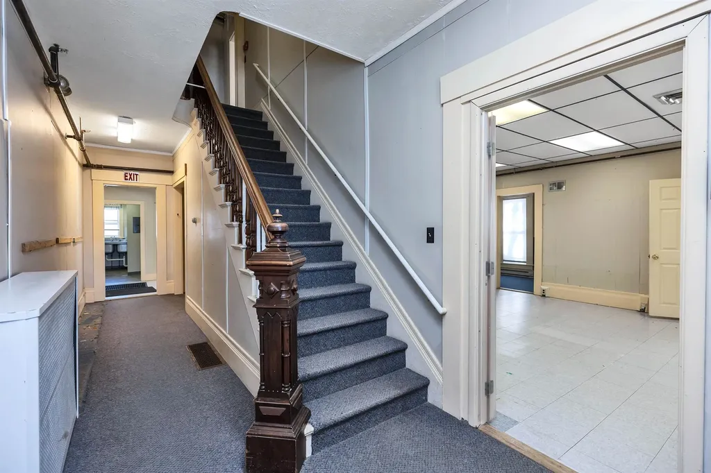 21 School Street Hillsborough NH 03244