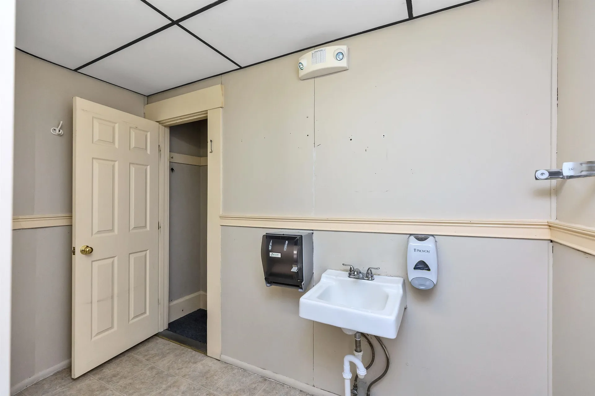 21 School Street Hillsborough NH 03244