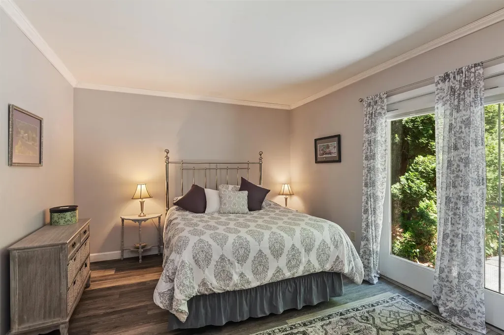 33 Conifer Court Burlington VT 05401