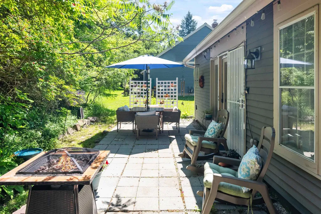 33 Conifer Court Burlington VT 05401