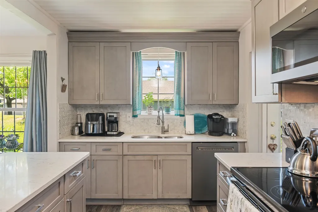 33 Conifer Court Burlington VT 05401