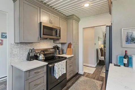 33 Conifer Court Burlington VT 05401