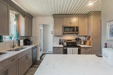 33 Conifer Court Burlington VT 05401