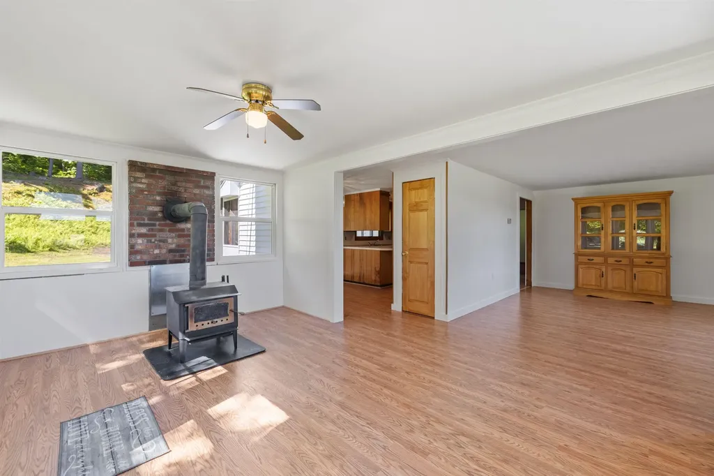 142 Hill Road Franklin NH 03235