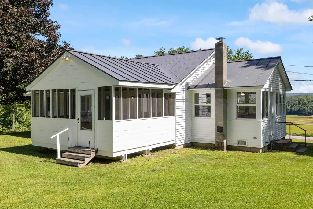 142 Hill Road Franklin NH 03235