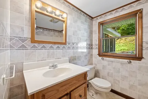 142 Hill Road Franklin NH 03235