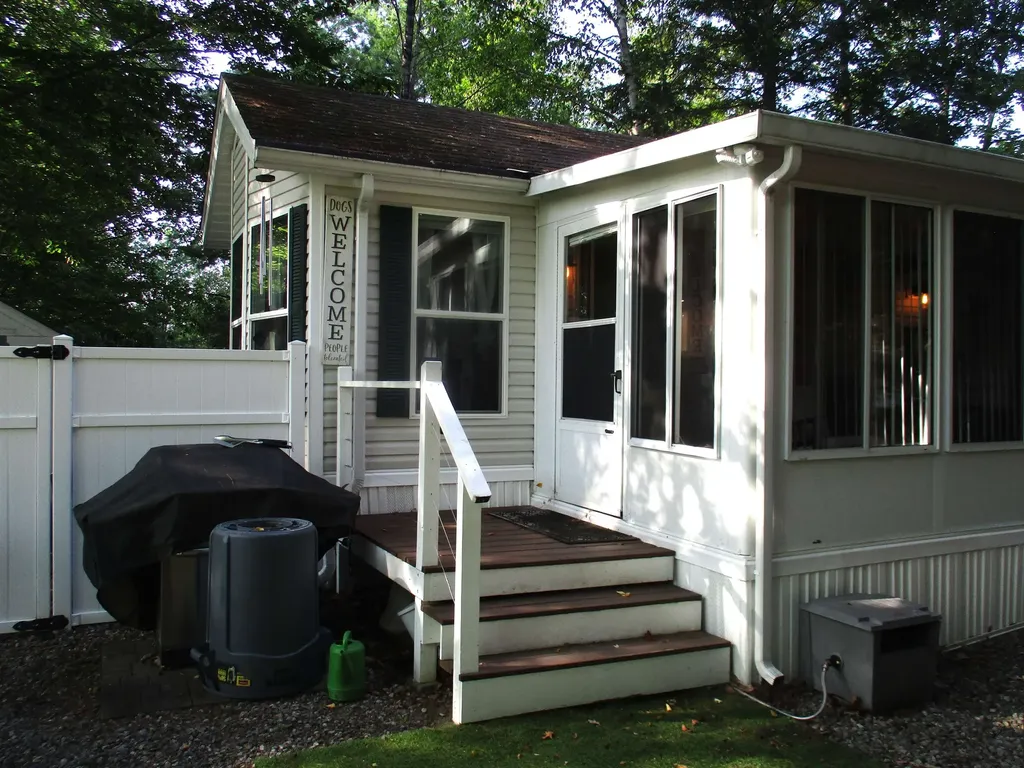 206 High Country Way Holderness NH 03245