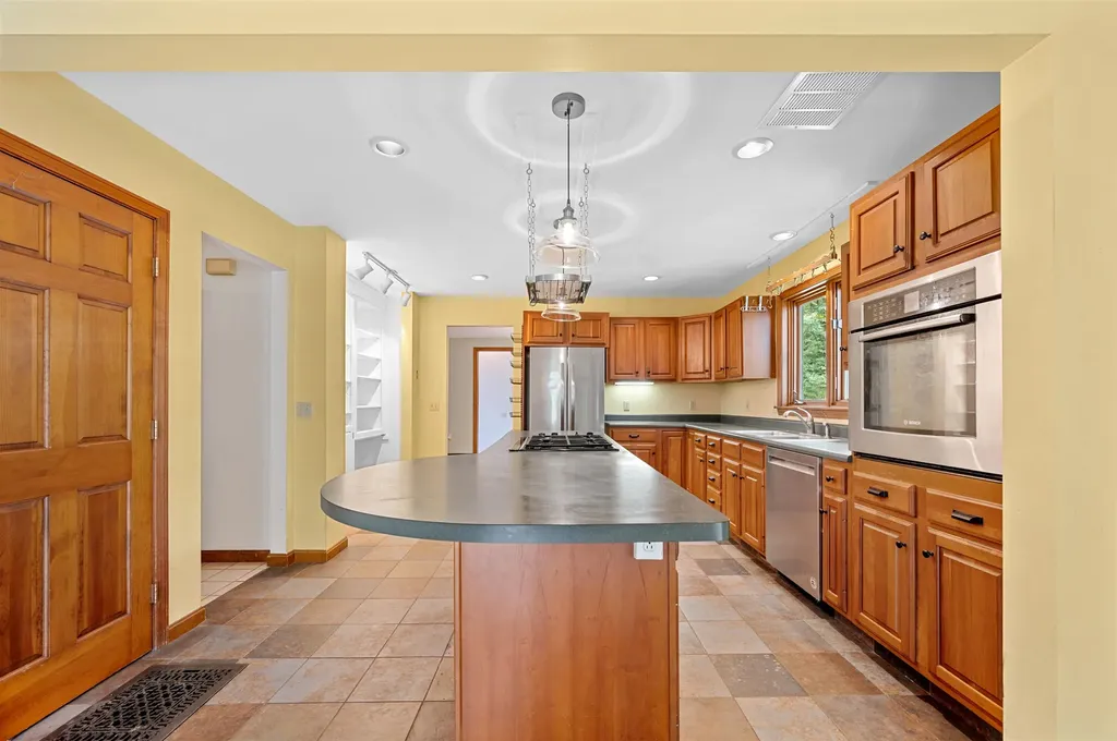 55 Turkey Hill Road Richmond VT 05477