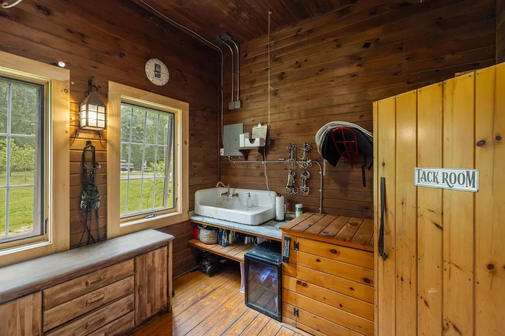 298 Exeter Road Hampton Falls NH 03844