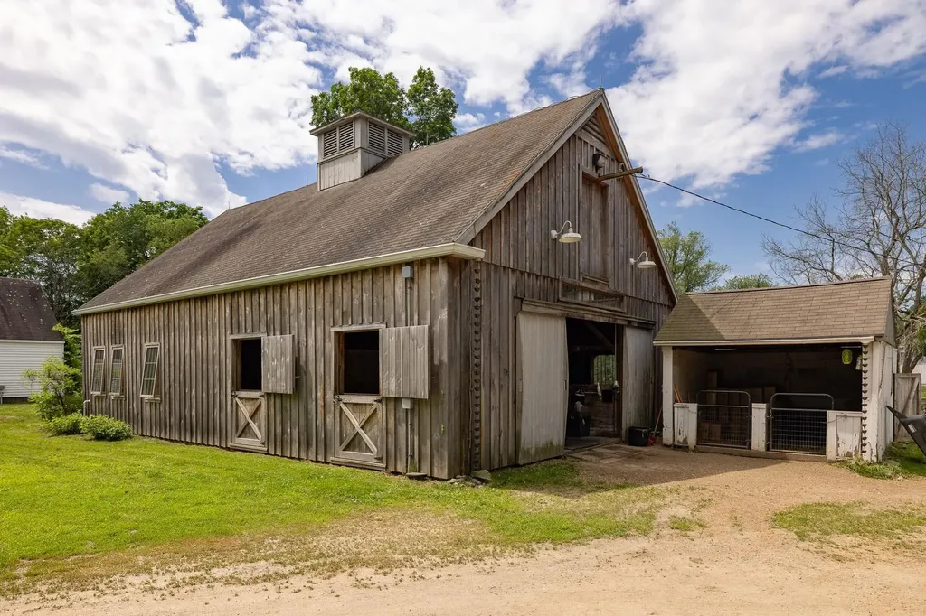 298 Exeter Road Hampton Falls NH 03844