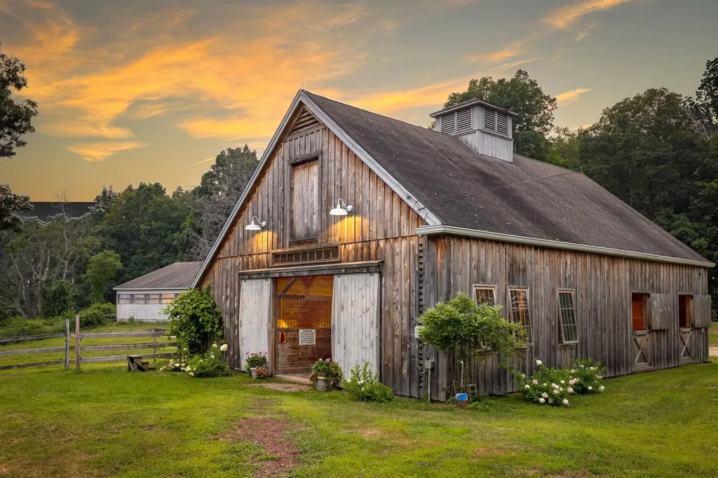 298 Exeter Road Hampton Falls NH 03844