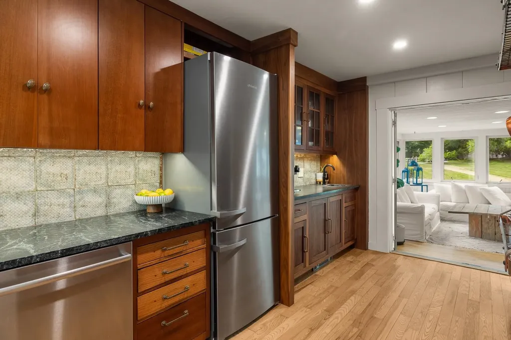 298 Exeter Road Hampton Falls NH 03844